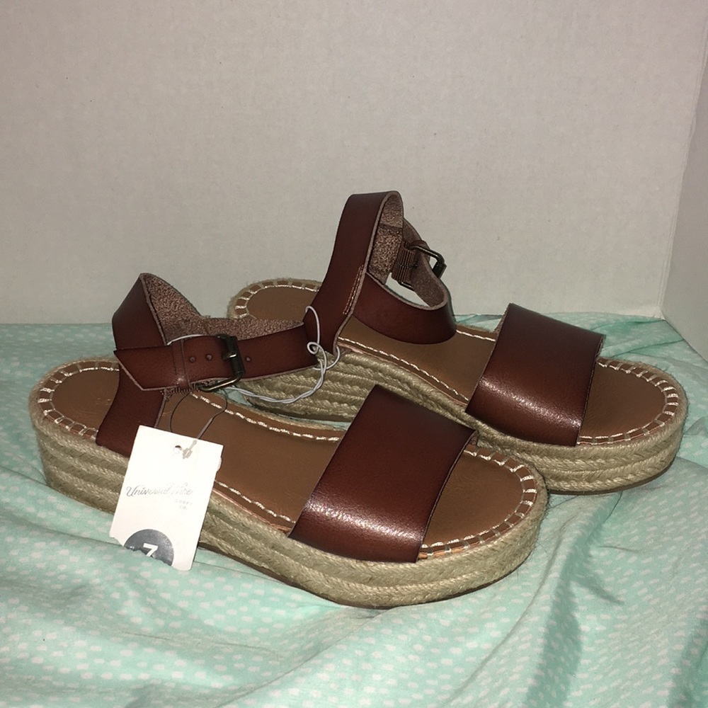 NWT! Brown Universal Thread Espadrilles! Sz. 7